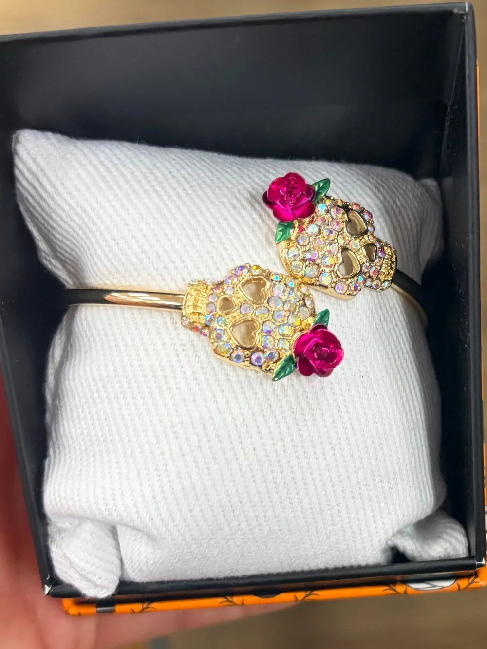 NWT ⚜️🌺⚜️ True To Form Rhinestone Sugar Skull & Rose Bypass Bracelet